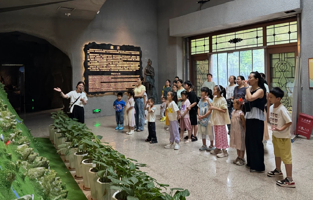 uploads/20260701/1782892469198608845.jpg 参观博物馆沙盘区域.jpg